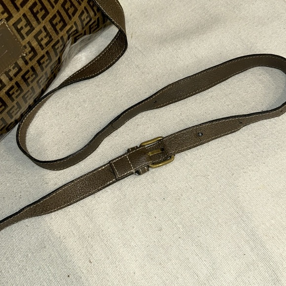 Fendi Vintage monogrammed Crossbody bag - Picture 10 of 16
